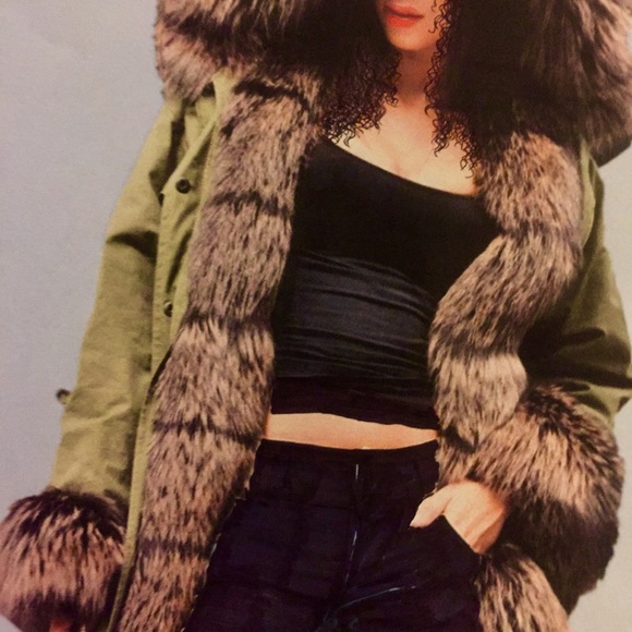 🛑SOLD🛑🌹HP🌹Sz S Warm Fur Lined Winter Parka - Picture 7 of 7